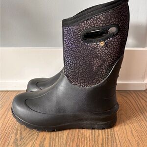 BOGS Girls Youth Size 4 Leopard design Winter Boots – Waterproof & Insulated